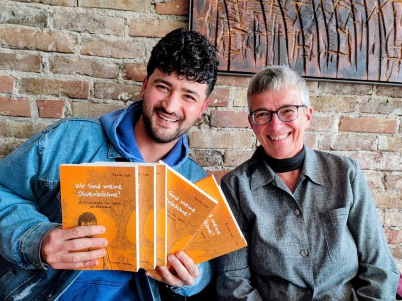 Autorenlesung im Olivenhain – Renas Sido "Wo sind meine Olivenbäume"