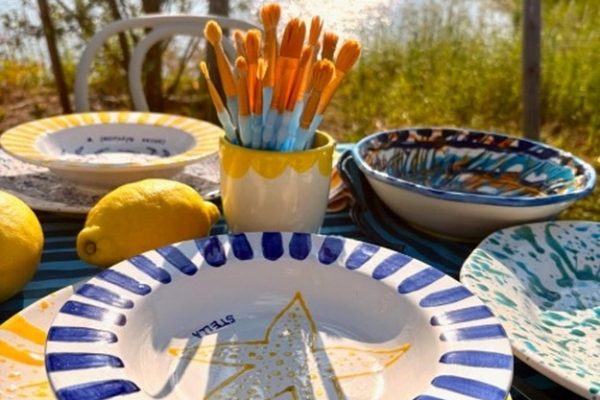 Keramikmal-Event: Kreativität mitten im Grünen - Blumenvasen bemalen