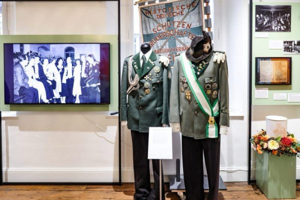 Ausstellung & Vernissage: 5x1-Blick in das Neusser Schützenfest
