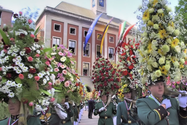 Workshop Blumenhörner stecken: Tradition in Mini-Version für daheim
