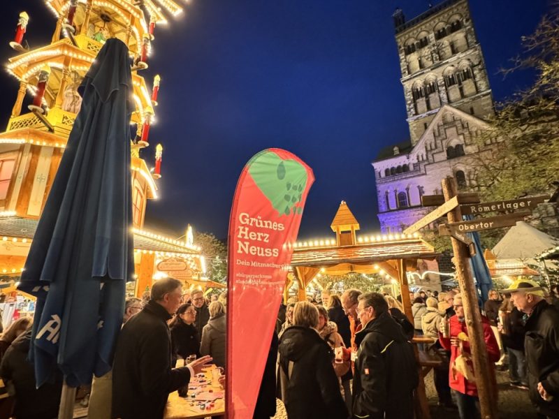Einladung: GRÜNES HERZ - Get Together auf dem Neusser Weihnachtsmarkt